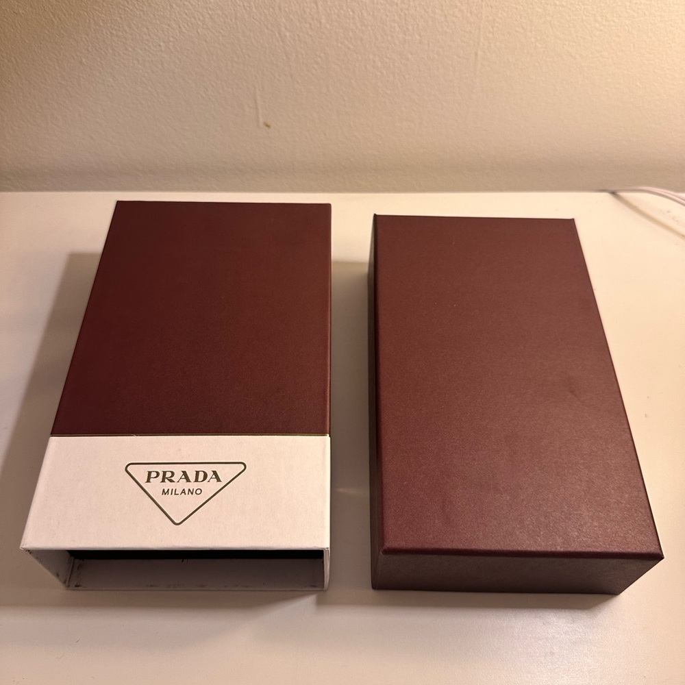 🆕 PRADA Burgundy empty box